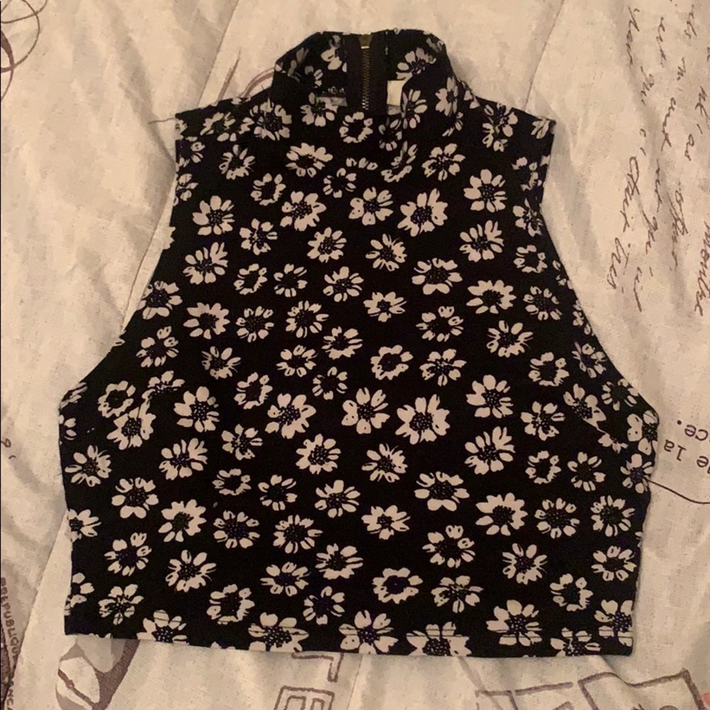 Black & White Daisy Top
